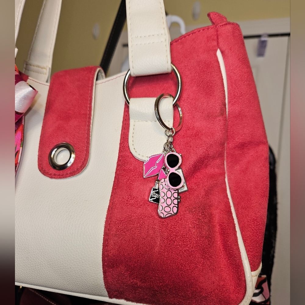 #575- Pink Suede And White Leather Handbag w/bow & Bagcharm - Picture 4 of 5